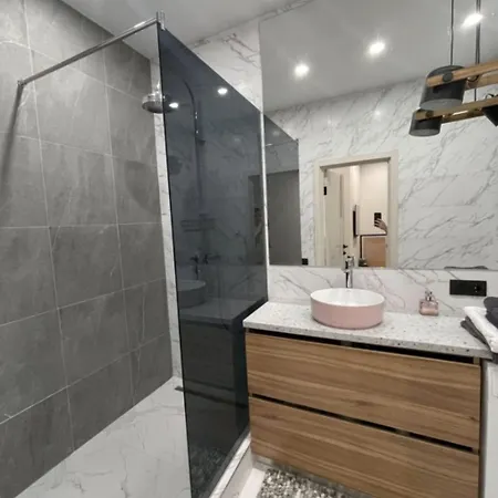 51 Kadorr Sea View *